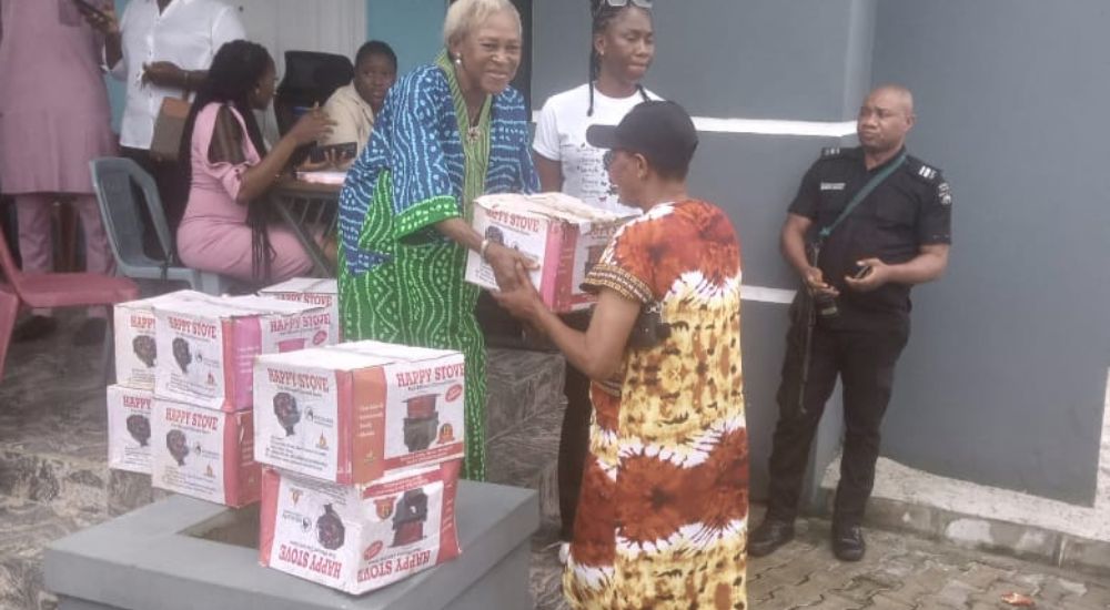 HYPREP Distributes Clean Energy Cookstoves to Ogoni Shoreline Communities