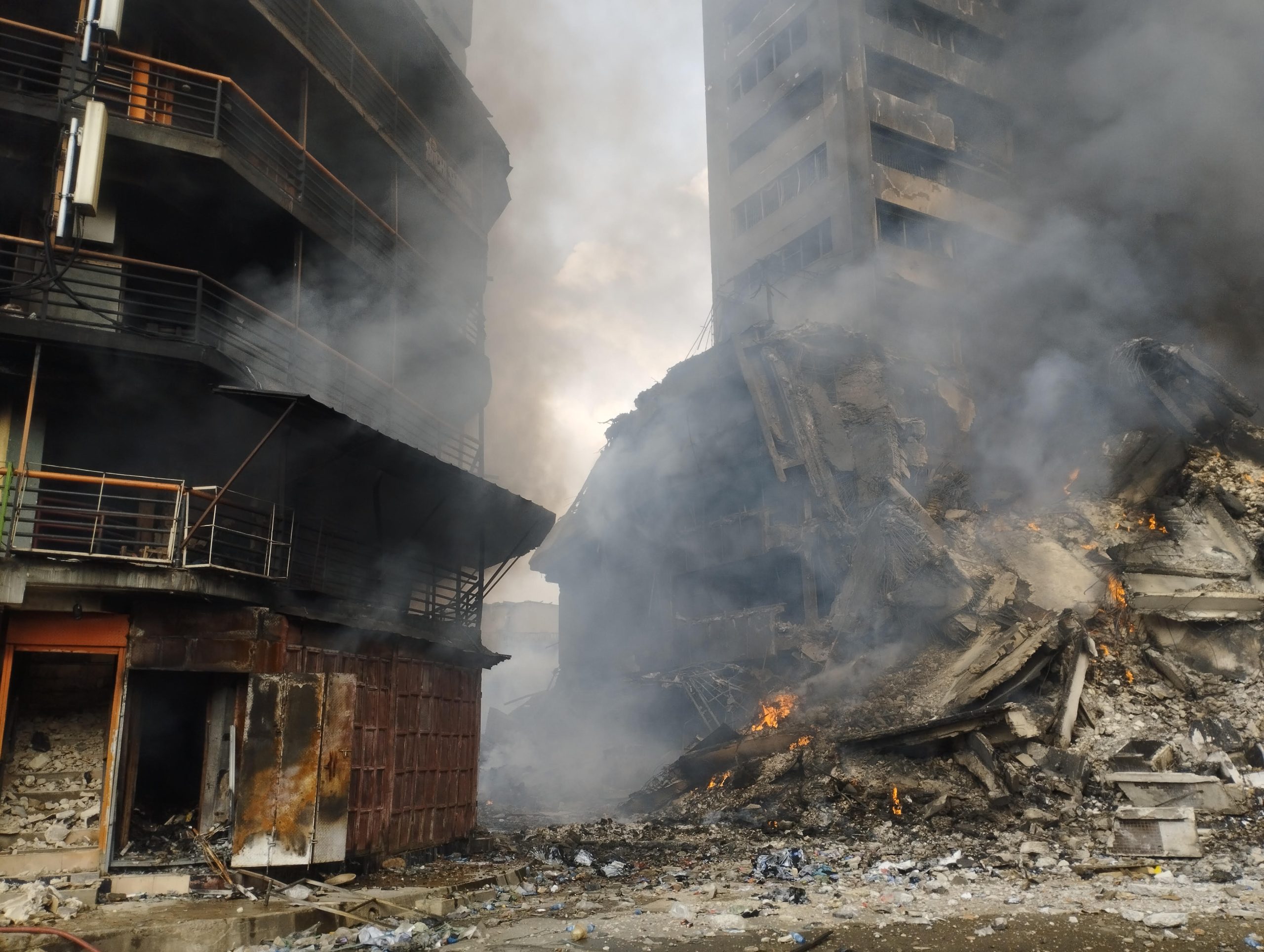 Sanwo-Olu Urges Calm After GNI Building Fire in Lagos