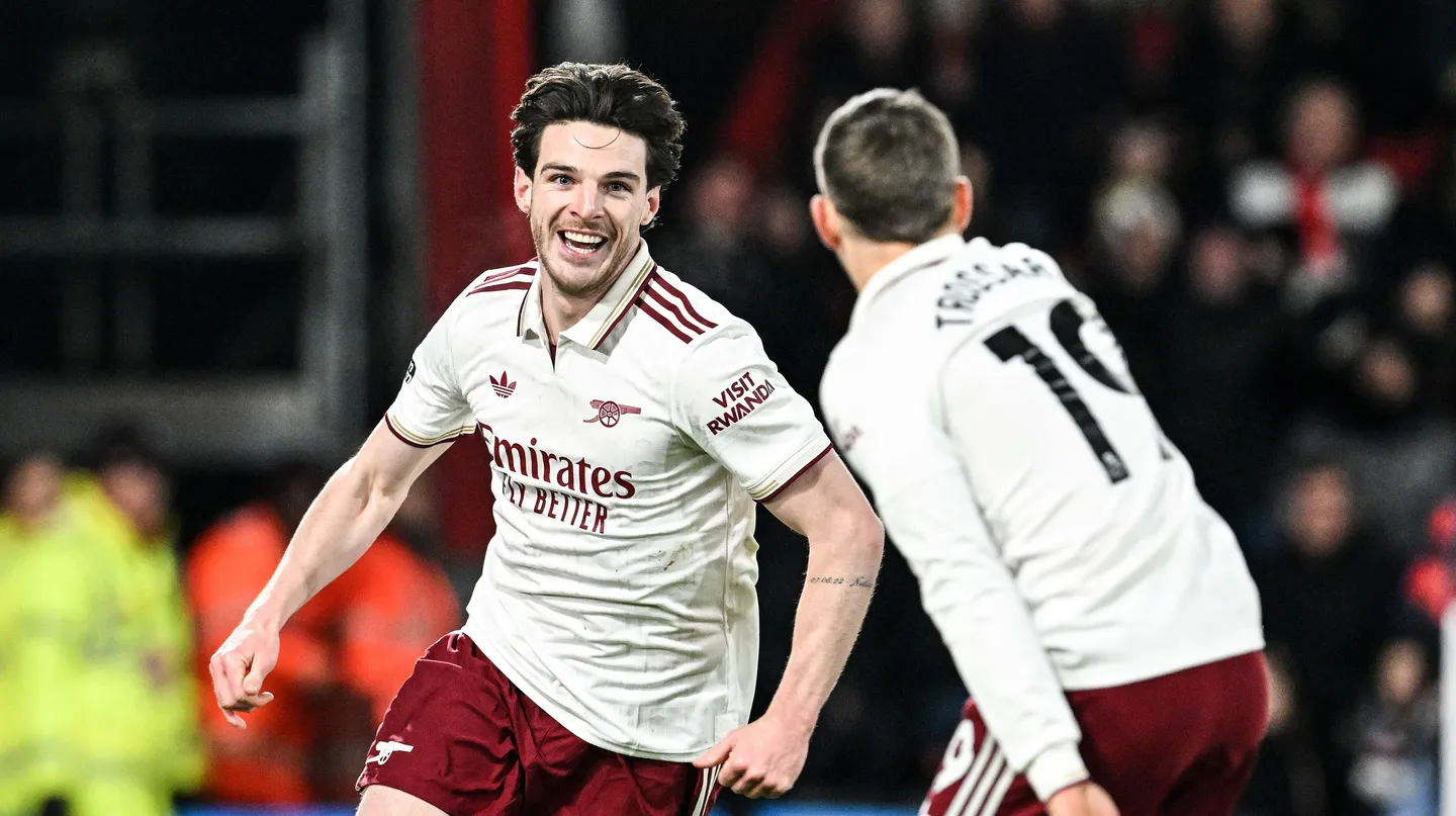 Rice Pushes Through Injury, Scores Twice as Arsenal Go Six Points Clear