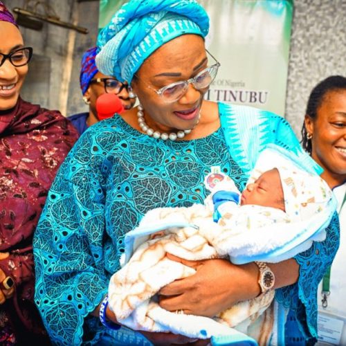 First Lady Oluremi Tinubu Welcomes First Baby of 2026, Promises Peace and Prosperity