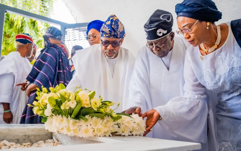 Tinubu Pays Tribute to Late Awujale, Oba Adetona, in Ijebu Ode