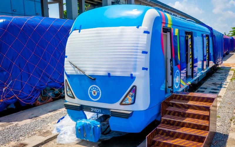 Sanwo-Olu Unveils Three New Trains for Lagos Blue Line to Boost Mass Transit