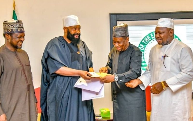 Taraba Government Donates N50 Million to Mokwa Flood Victims, Commiserates with Niger State