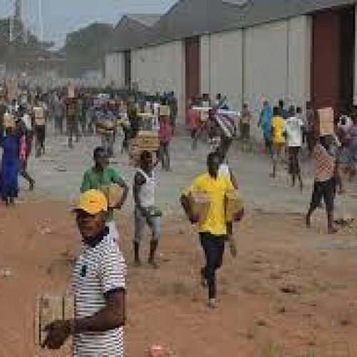 WAREHOUSE RAID BY CRIMINALS