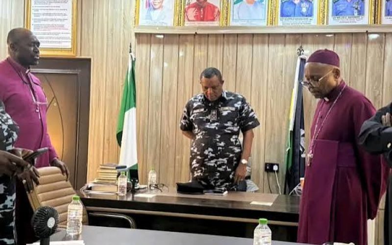 PEACE MEETING WITH ANGLICAN BISHOPS