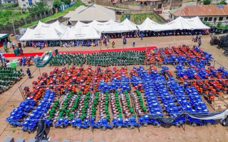 KWARA DISTRIBUTES FARM INPUTS